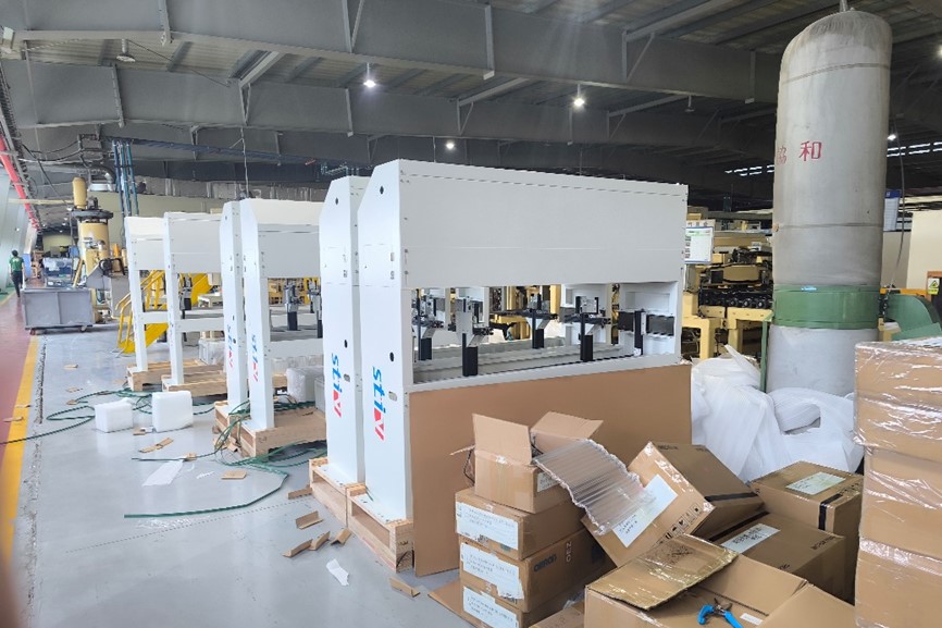 赛拓星眸玻璃外观缺陷检测设备批量交付韩国汽车玻璃客户