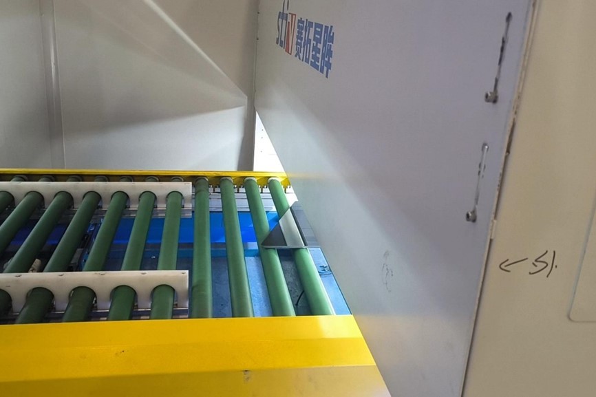 玻璃瑕疵如何筛查？专用玻璃质量检测设备好用吗